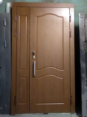 Тамбурная дверь с отделкой МДФ