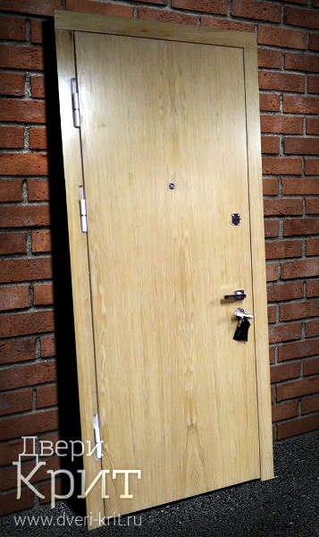 Однопольная светлая дверь