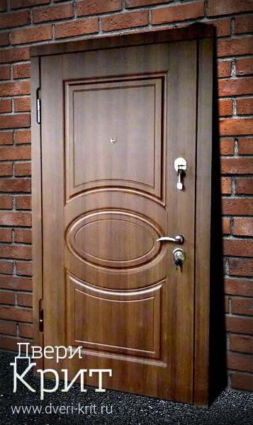 МДФ дверь коричневого цвета