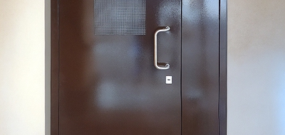 Со стеклопакетом