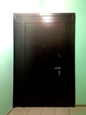 Дверь с порошковым покрытием
