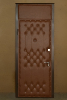 Однопольная дверь с отделкой винилискожей 09