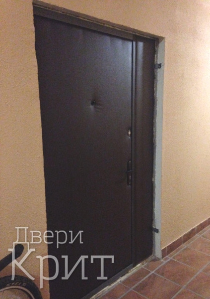 Дверь с винилискожей