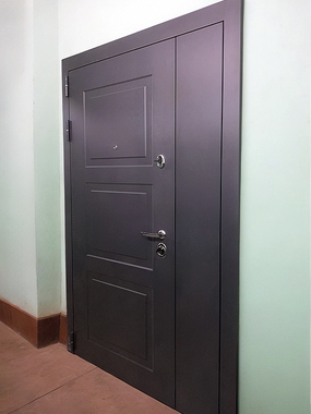 Дверь со штампованным рисунком