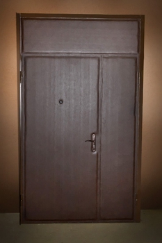 Полуторная дверь с отделкой винилискожей 02