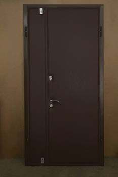 Полуторная дверь с отделкой винилискожей 05