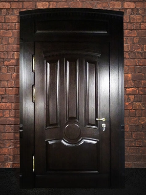Дверь из массива