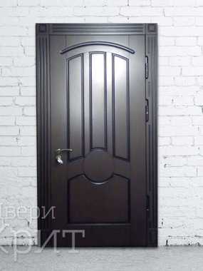 Парадная филенчатая дверь