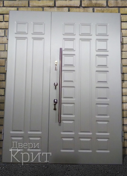 Двупольная дверь с белым МДФ