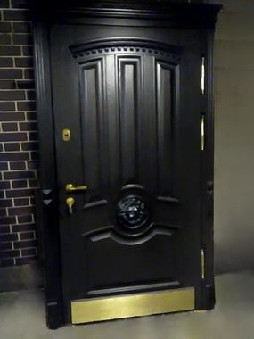 Элитная дверь с отбойником