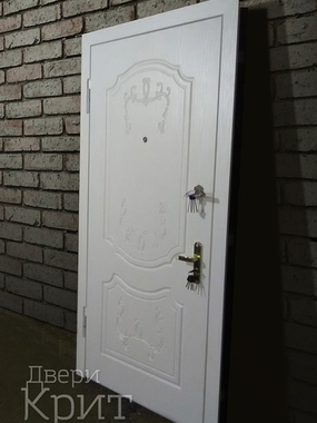 Дверь с рисунком