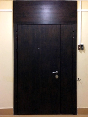МДФ дверь с верхней вставкой