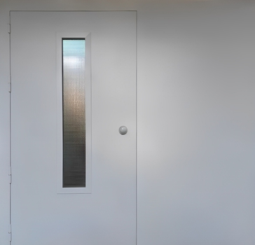 Однопольная дверь с покрасом нитроэмалью 37