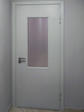 Однопольная дверь со стеклом