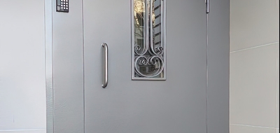 Смотрите фото наших работ: установка подъездных дверей в многоквартирные дома