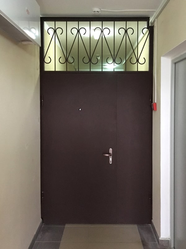 Установка тамбурной двери-перегородки