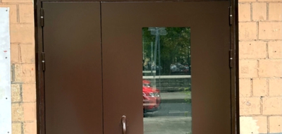 Установка подъездной двери с фрамугой и стеклопакетом – Вспольный переулок