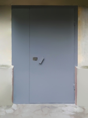 Подъездная дверь с кодовым замком