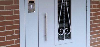 Примеры наших работ в марте: монтаж подъездных дверей с домофоном