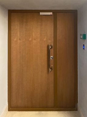 Полуторная дверь с гладкой МДФ плитой