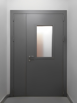 Полуторная дверь с покрасом нитроэмалью 35