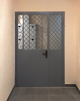 Полуторная дверь с покрасом нитроэмалью 44