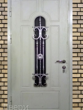 Дверь с белым МДФ шпон со стеклом и ковкой