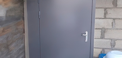 Тамбурные двери для подсобных помещений — фото работ