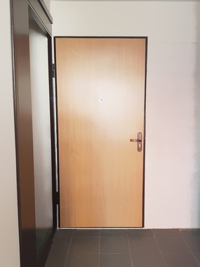 Внутренняя панель на двери с порошковым покрытием