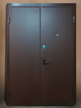 Двупольная дверь с отделкой винилискожей 13