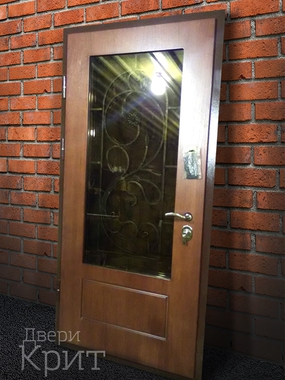 Уличная дверь со стеклом и ковкой с МДФ