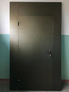 Тамбурная перегородка с дверью